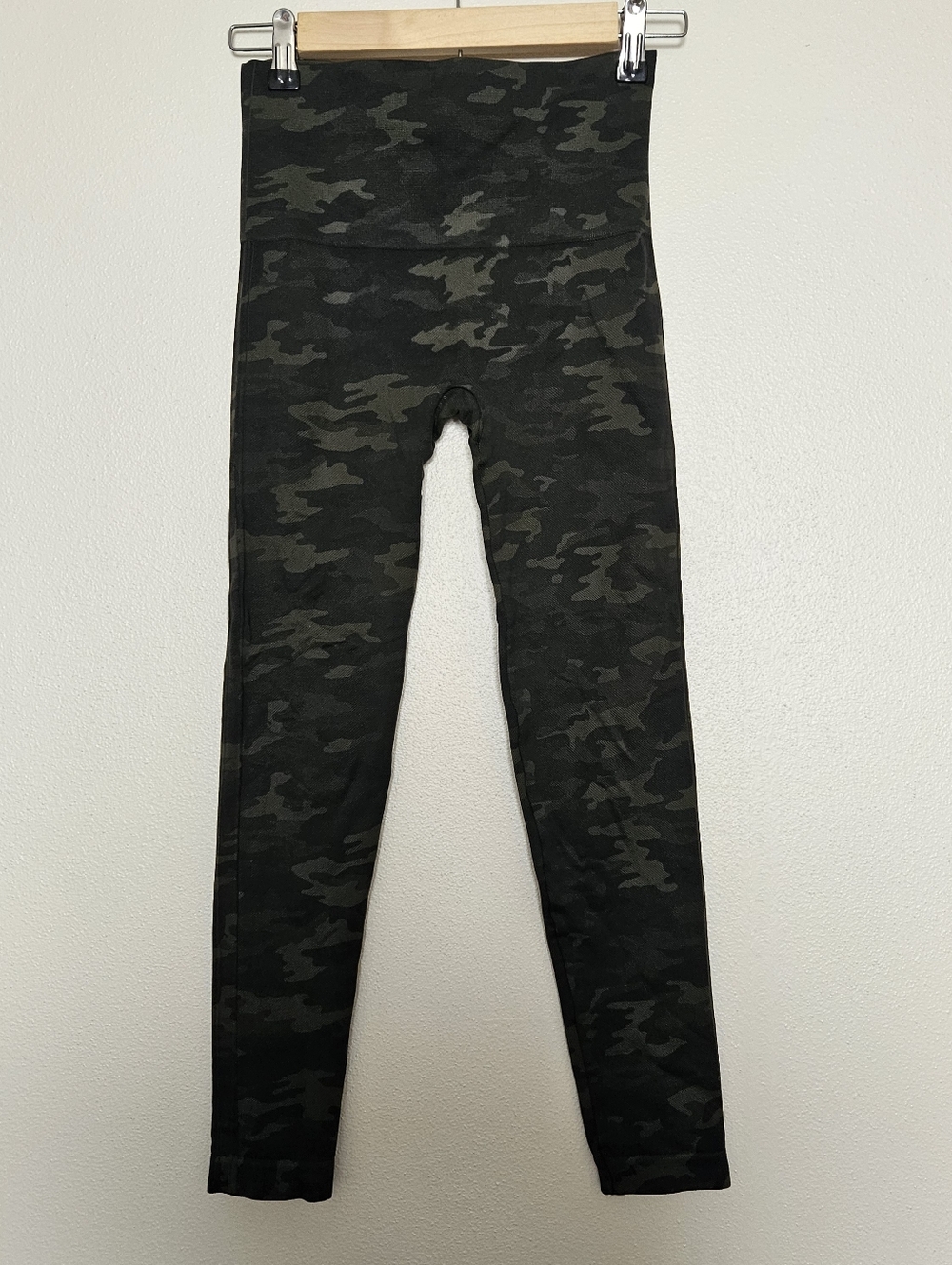 SPANX Green Camo Leggings S/P